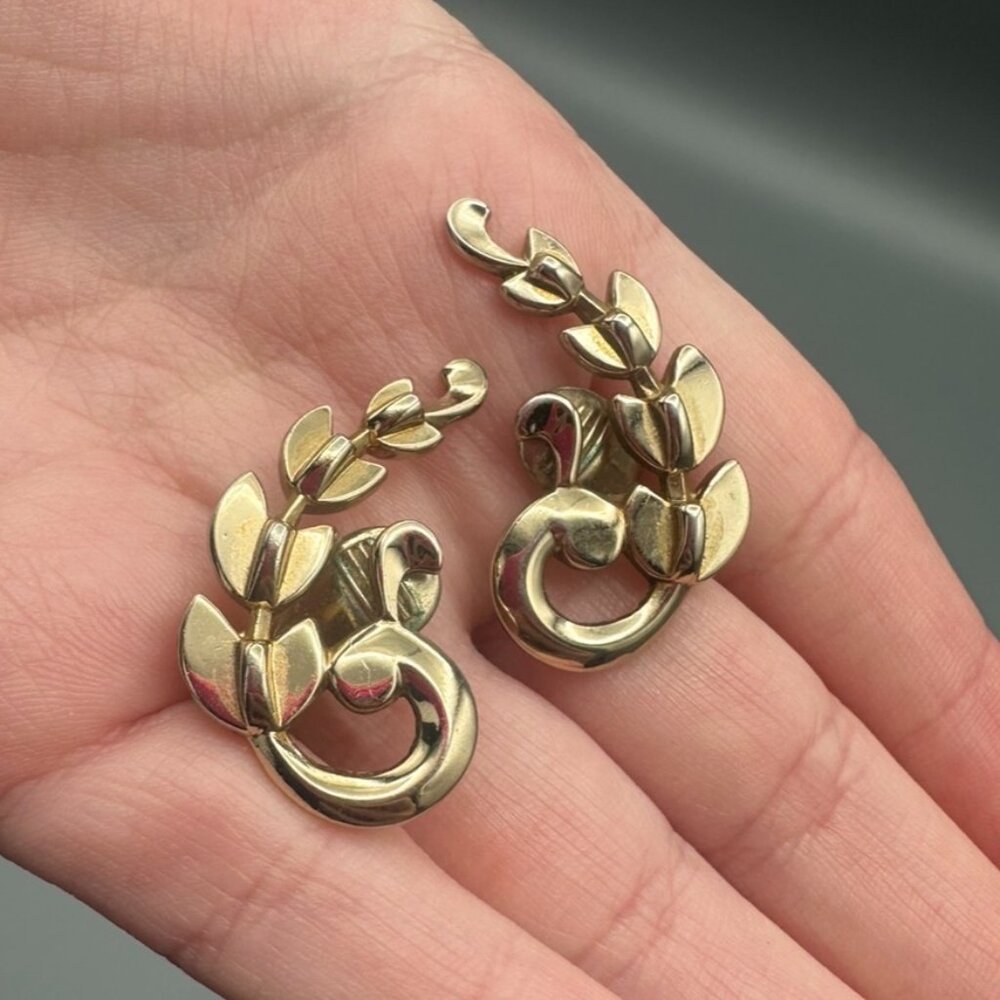 VTG MONET PATD Clip-On Gold Tone Earrings Ear Climbers MCM